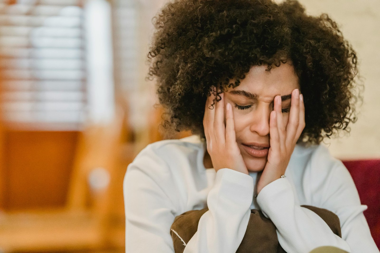 How to Handle Negative Comments Without Damaging Your Brand [2025 Guide]
