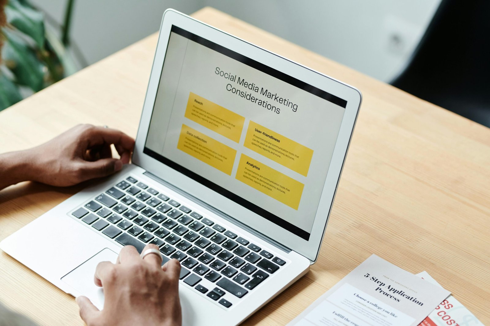 Daily Social Media Checklist for Small Business Owners [2025 Guide]